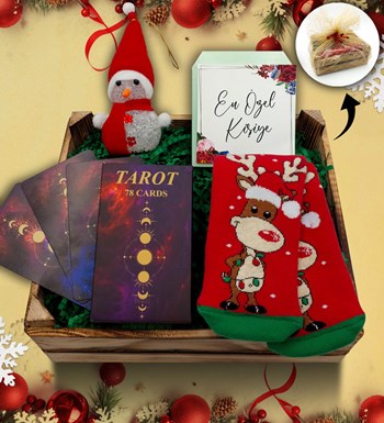 Mini Kasa İçerisinde Tarot Kartları & Kardan Adam & Yılbaşı Çorabı Hediye Seti