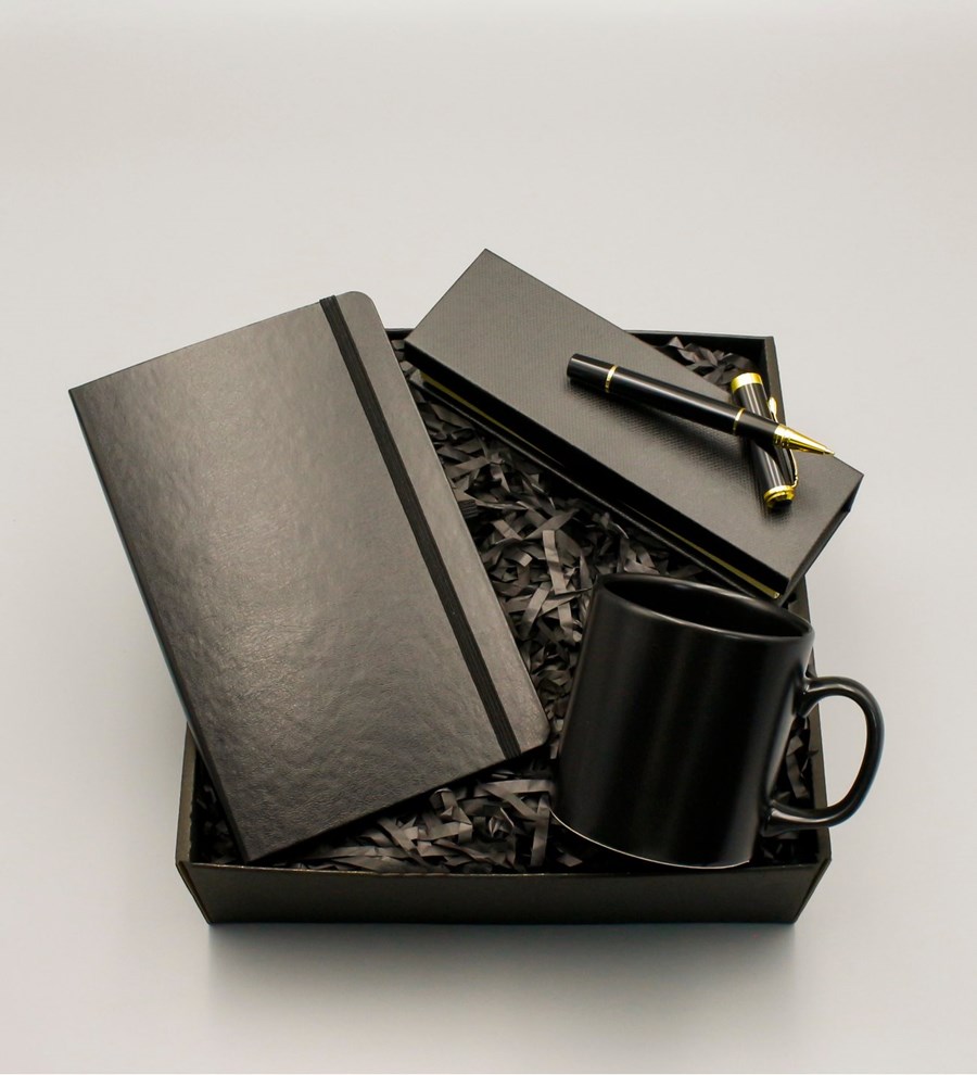 Siyah Defter & Siyah Kupa & Kutusuyla Siyah Roller Kalem Hediye Seti