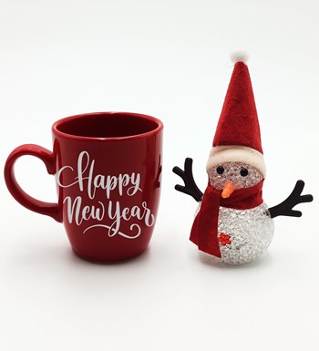 Yılbaşına Özel Happy New Year Temalı Kırmızı Kupa & Kardan Adam Hediye Seti (Model 1)