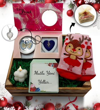 Mini Kasa İçerisinde Çorap & İstiridye İnci Kolye & Bubble Mum Hediye Seti