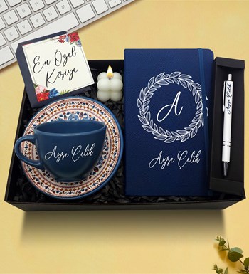 Kişiye Özel Mavi Defter & Mavi Çay Fincanı & Beyaz Kalem & Bubble Mum Hediye Seti