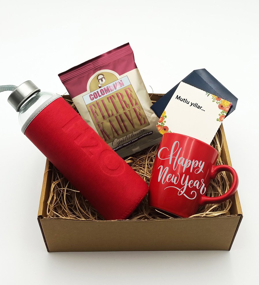 Yılbaşına Özel Happy New Year Temalı Kırmızı Kupa & H2O Kılıflı Cam Suluk  & Colombian Filtre Kahve Hediye Seti (Model 1)