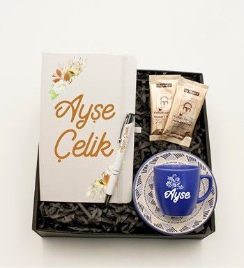 Kişiye Özel Beyaz Defter & Kişiye Özel Desenli Mavi Fincan & Kişiye Özel Beyaz Roller Kalem & Mehmet Efendi Türk Kahvesi Hediye Seti