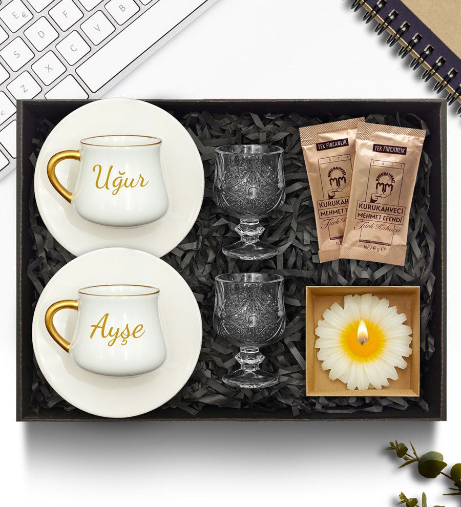 Kişiye Özel Bambu Tabaklı Beyaz Fincan Takımı & Kahve Yanı Cam Su Bardağı & Kokulu Sabun & Mehmet Efendi Türk Kahvesi Hediye Seti