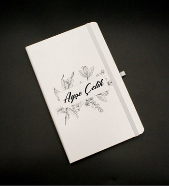 H2O Kılıflı Siyah Su Matarası & Beyaz Defter & Beyaz Tükenmez Kalem Hediye Seti