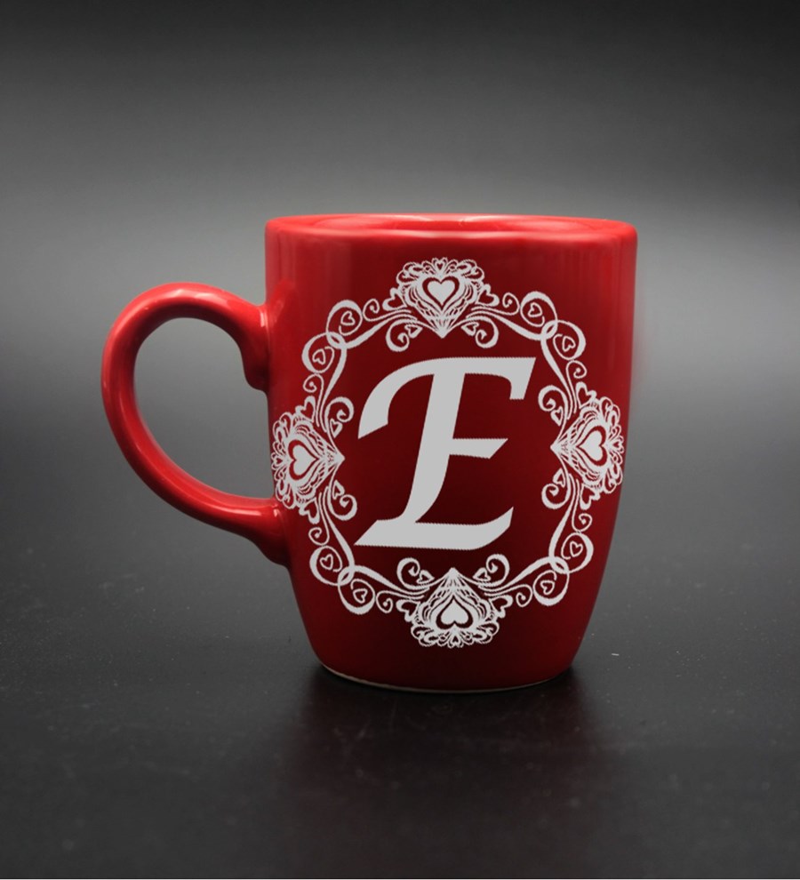 Sevgililer Gününe Özel, Kişiye Özel Baş Harf Baskılı Kırmızı Kupa & Gümüş Kaplama Melek Kolye & Kırmızı Kadın Cüzdanı Hediye Seti (Model 1)