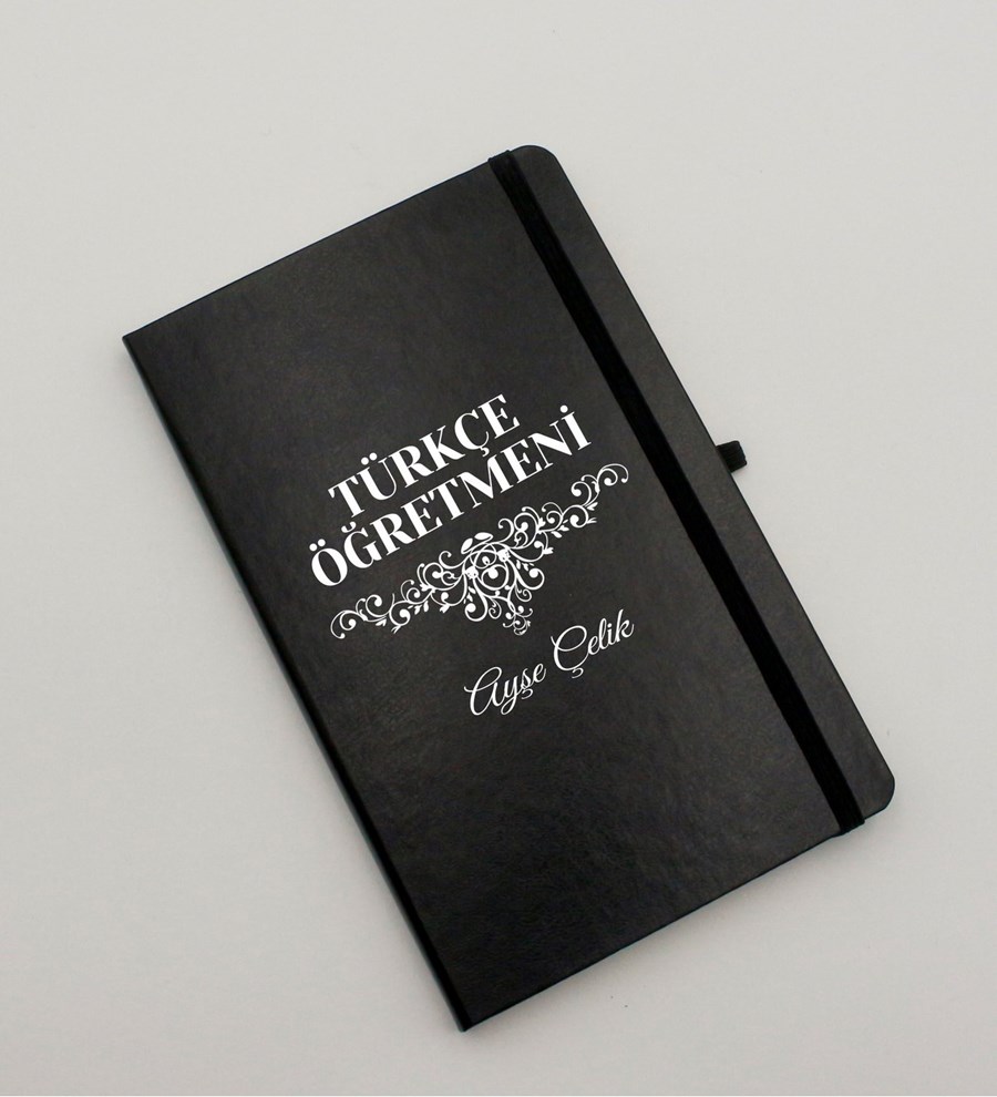 Öğretmenler Gününe Özel Tasarımlı İsim Soy İsimli Siyah Defter & Kişiye Özel Desenli Haki Fincan & Siyah Roller Kalem & Mehmet Efendi Türk Kahvesi Hediye Seti