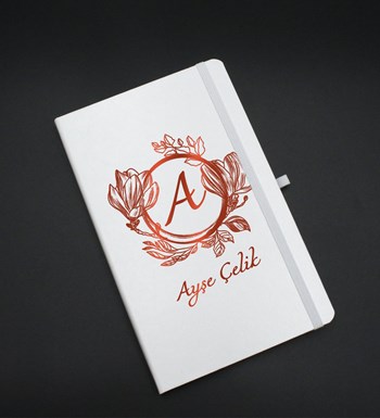 Kişiye Özel Beyaz Defter & Beyaz Kupa & Beyaz Tükenmez Kalem & Fular & Hediye Seti