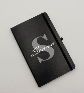 Kişiye Özel Siyah Defter & H2O Kılıflı Siyah Su Matarası & Siyah Tükenmez Kalem Hediye Seti
