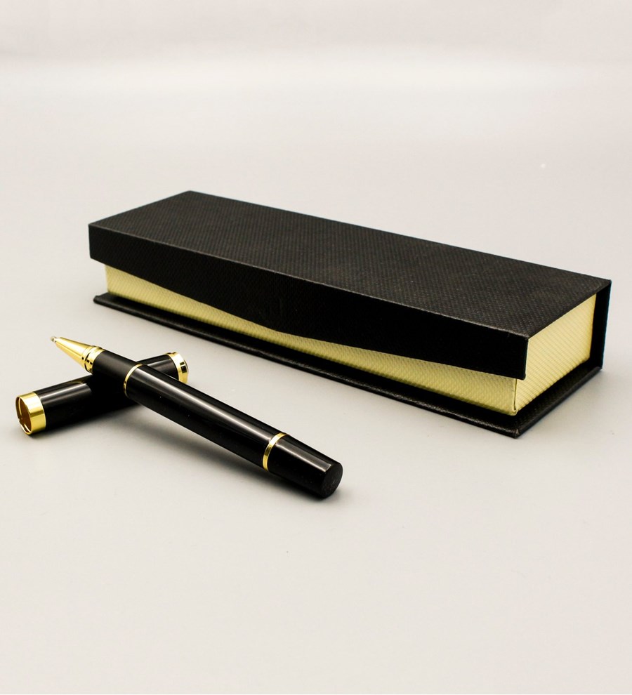 Siyah Defter & Siyah Kupa & Kutusuyla Siyah Roller Kalem Hediye Seti