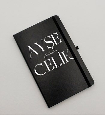 Kişiye Özel Siyah Defter &Kişiye Özel  Desenli Mavi Fincan &Kişiye Özel  Siyah Roller Kalem & Mehmet Efendi Türk Kahvesi Hediye Seti