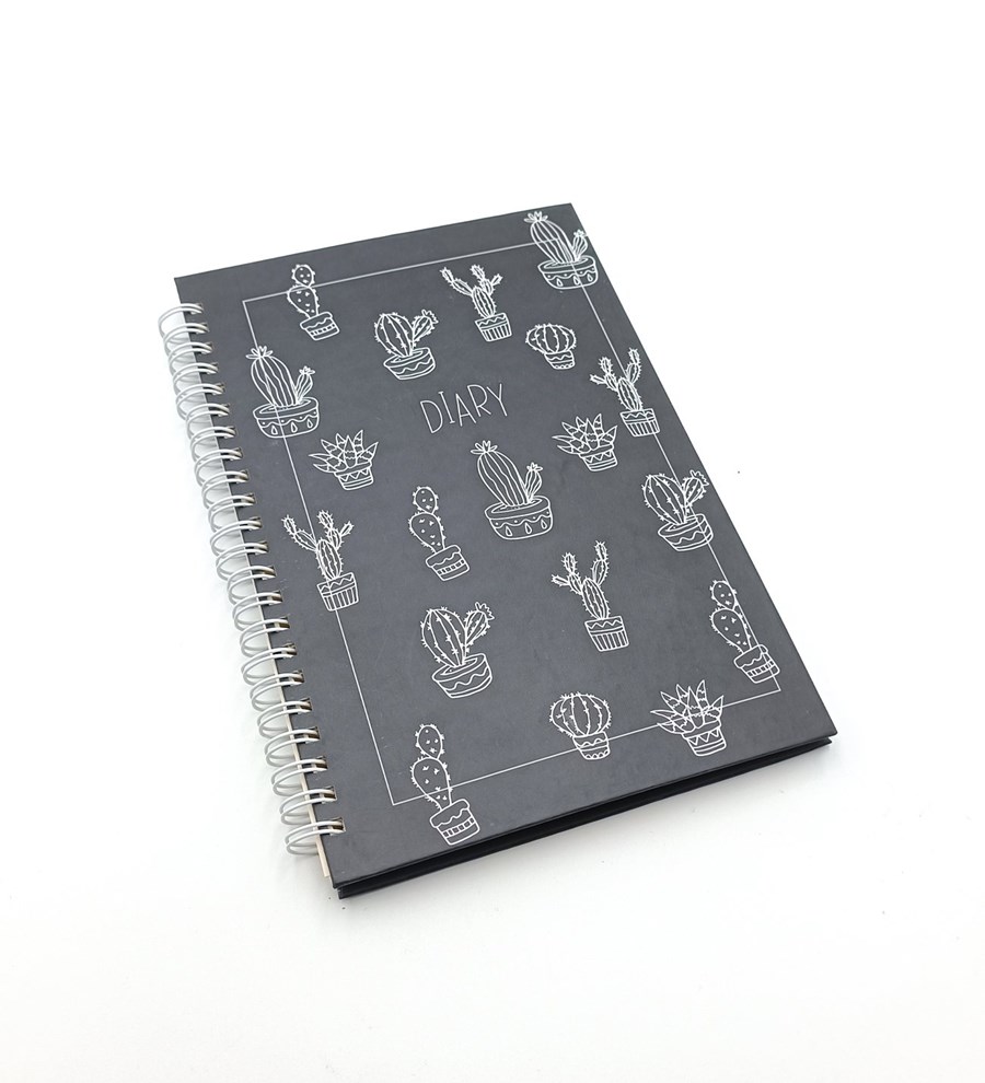 Kişiye Özel Siyah Kupa & Tasarımlı Telli Defter & Gold Detaylı Siyah Mum & Bubble Mum Hediye Seti