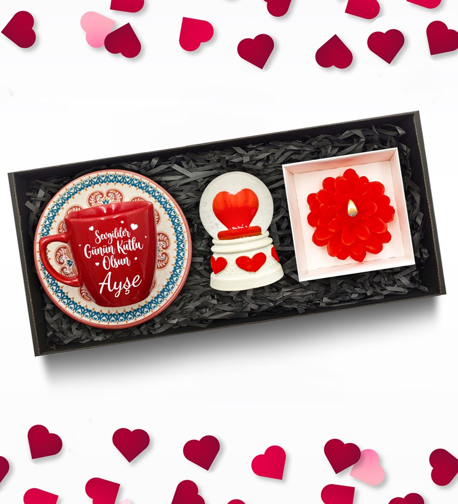 Sevgililer Günü Temalı Kişiye Özel Kırmızı Fincan & Kalpli Kar Küresi & Kırmızı Çiçek Mum Hediye Seti
