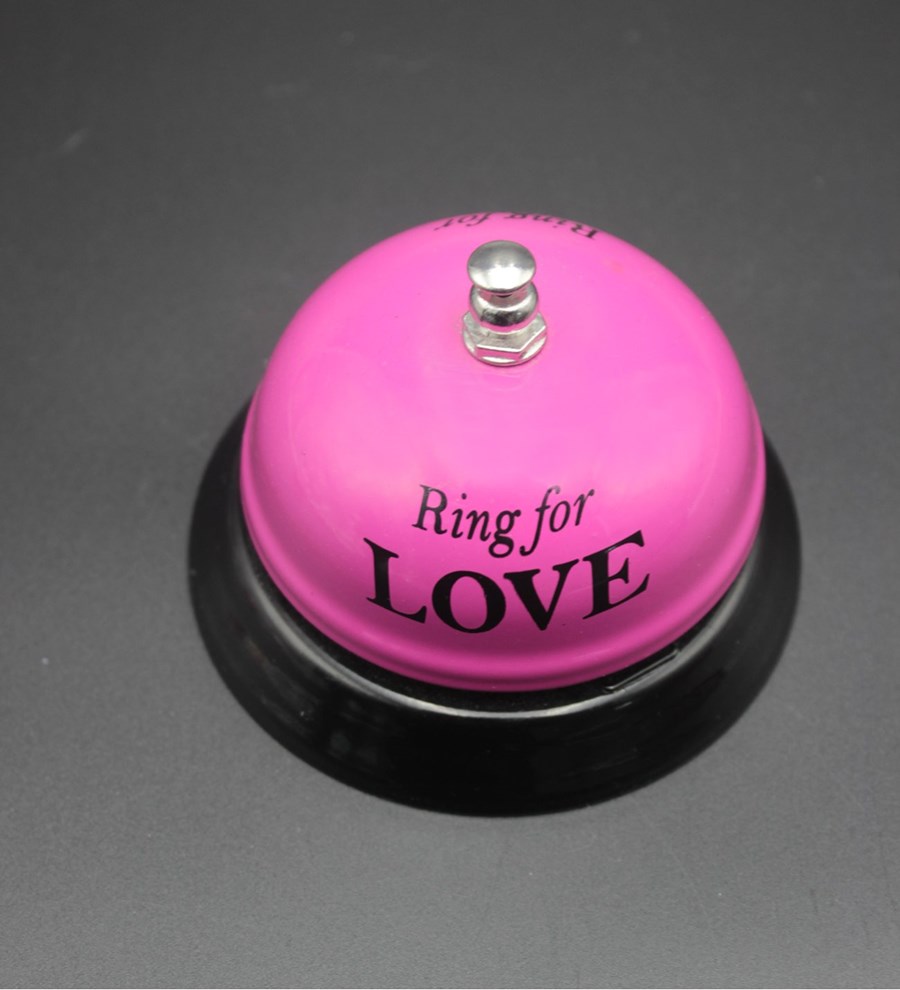 Sevgililer Gününe Özel, Kişiye Özel Baş Harf Baskılı Kırmızı Kupa & Aşk Zili & Kırmızı Kadın Cüzdanı Hediye Seti (Model 1)