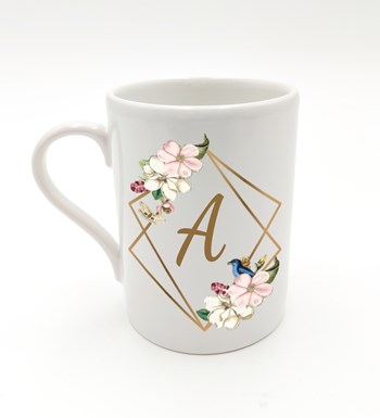 Lilyana Flowers - Sevgililer Günü Temalı Kişiye Özel Beyaz Kupa & Fular & Kalpli Anahtarlık & Çiçek Mum Hediye Seti