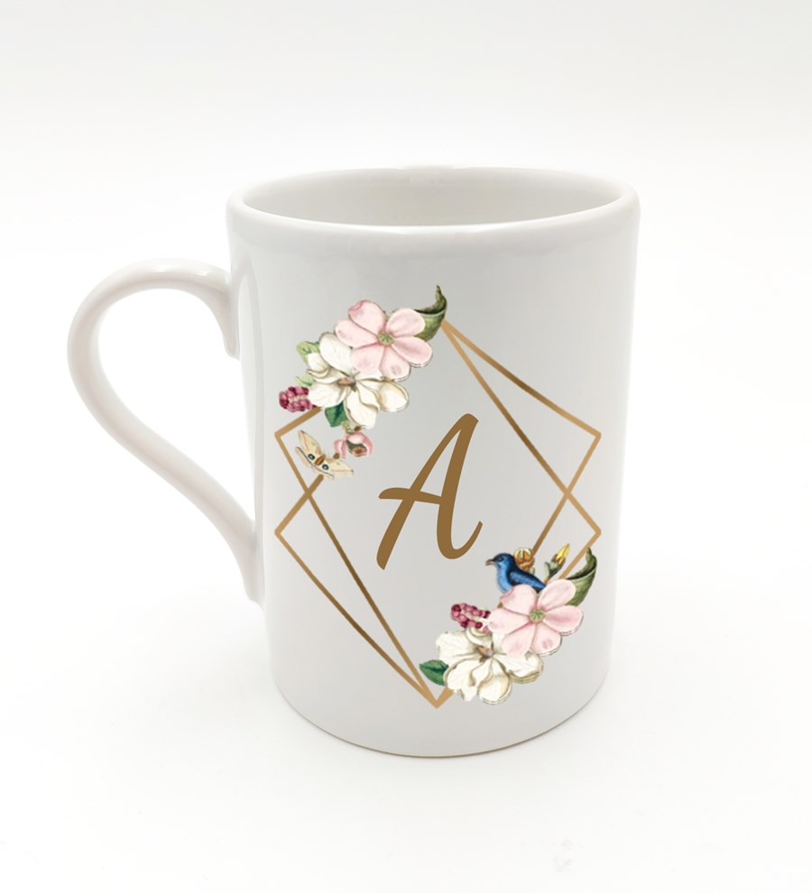 Sevgililer Günü Temalı Kişiye Özel Beyaz Kupa & Fular & Kalpli Anahtarlık & Çiçek Mum Hediye Seti