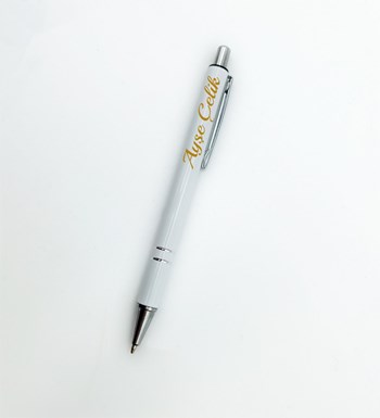 Kişiye Özel Beyaz Defter & Beyaz Kupa & Beyaz Kalem & Beyaz Metal Kutulu Mum Hediye Seti