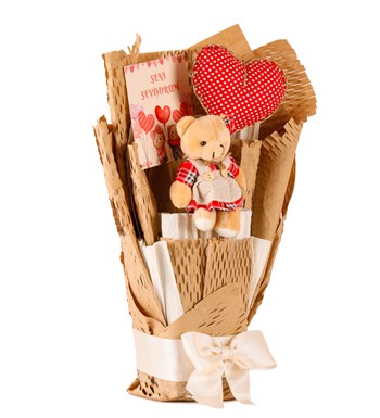 Little Kraft Serisi - Kalp Yastık ve Ekose Elbiseli Peluş Ayıcık Buketi