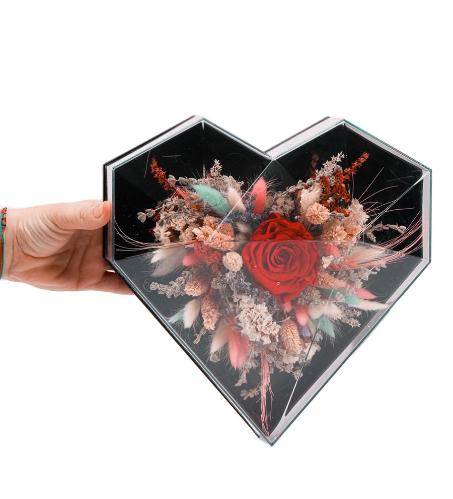 Love Box - Kalp Kutuda Kırmızı Solmayan Gül Tasarım 