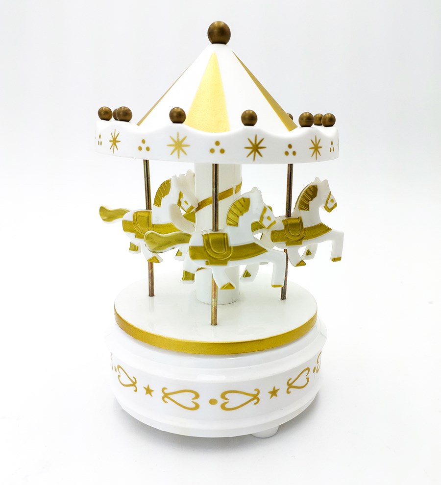 Kasa İçerisinde Kişiye Özel Beyaz Kupa & Atlı Karınca Müzik Kutusu & Papatya Anahtarlık Hediye Seti