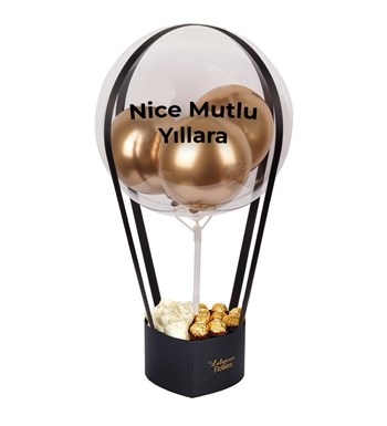 Balonlu Kalpli Rocherli Kutuda Beyaz Gül