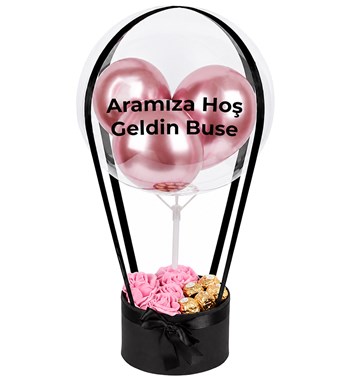 Lilyana Flowers - Balonlu Yuvarlak Siyah Kutuda Çikolatalı Yapay Pembe Gül