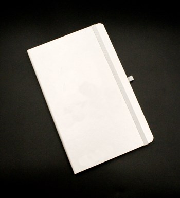 Beyaz Defter & Krom Bardak Termos & Beyaz Roller Kalem Hediye Seti