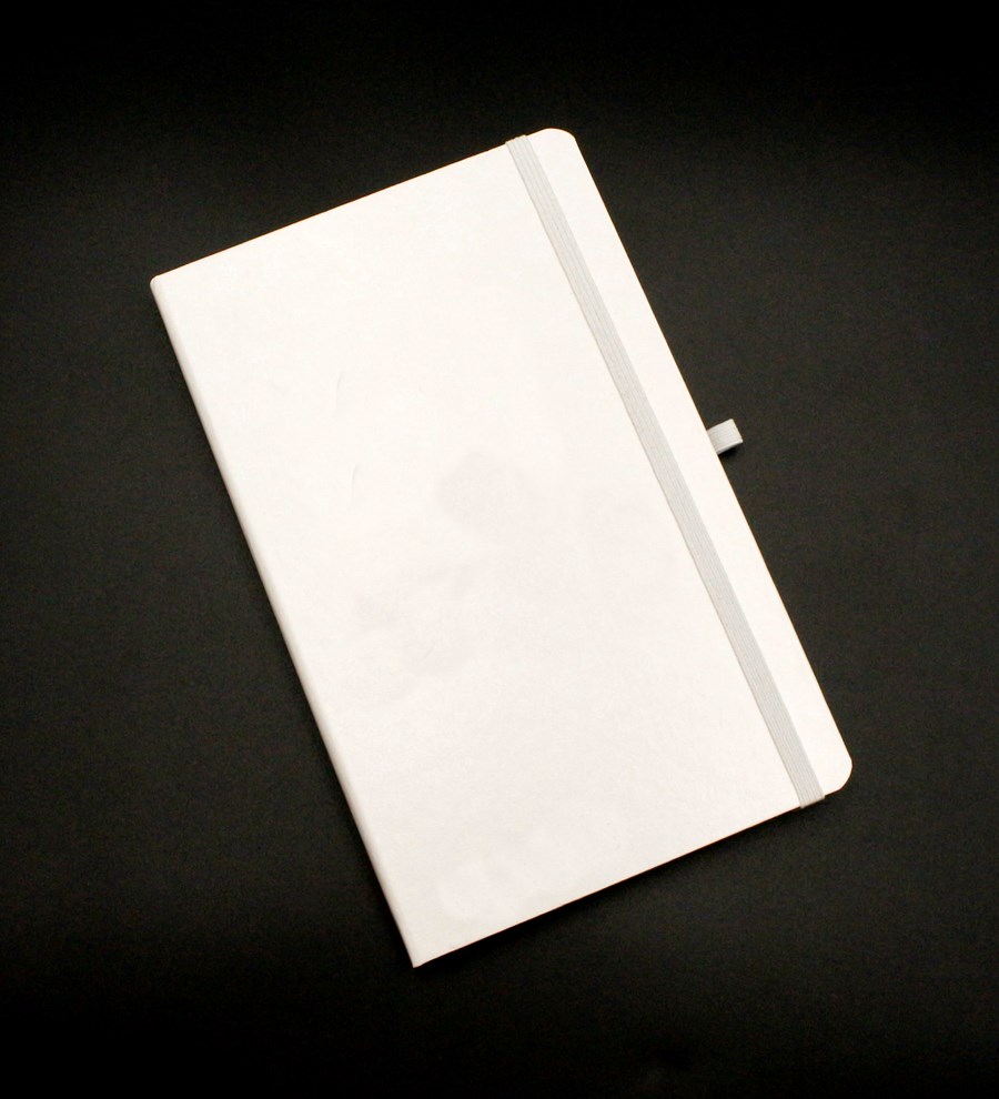 Beyaz Defter & Krom Bardak Termos & Beyaz Roller Kalem Hediye Seti