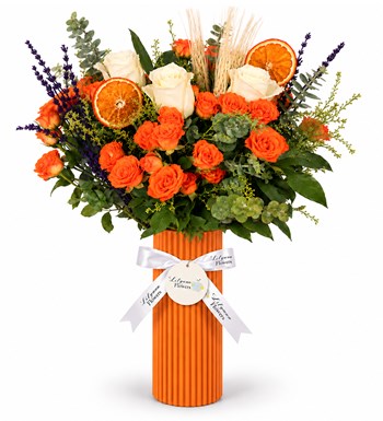 Lilyana Flowers - Beyaz Güller ile Turuncu Çardak Güzelliği