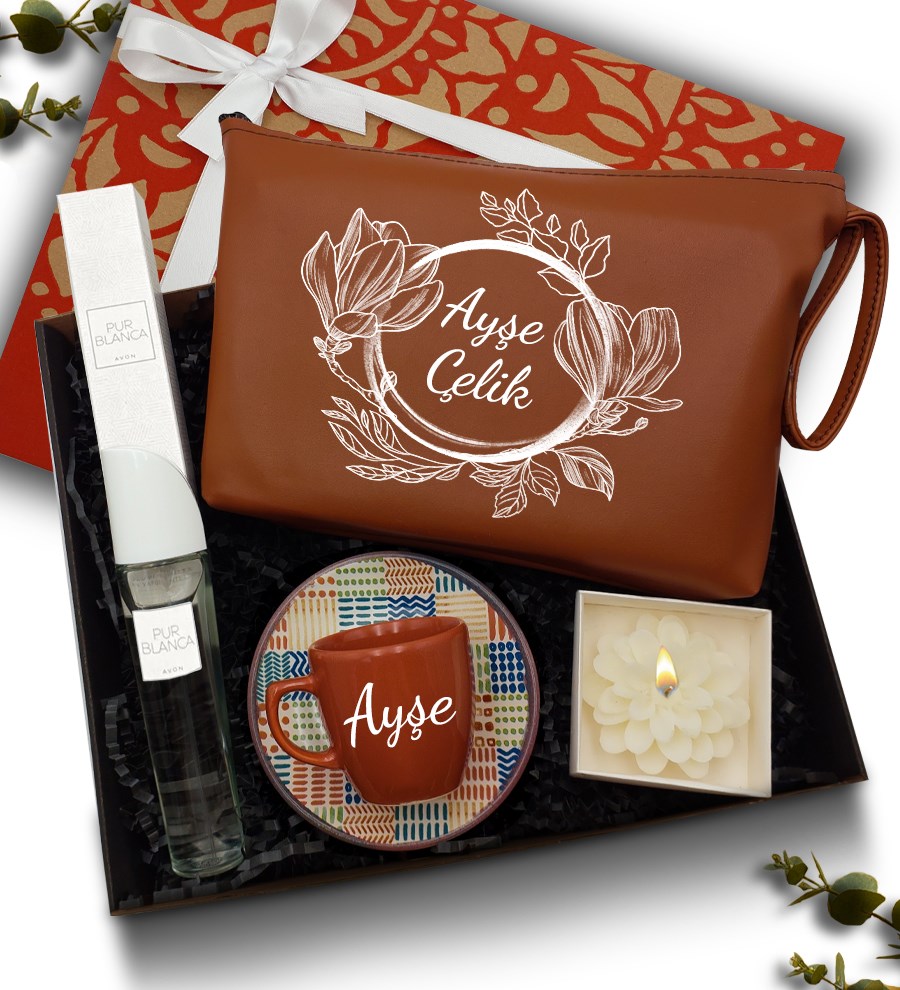 Kişiye Özel Kahverengi Makyaj Çantası & Kahverengi Fincan & Avon Kadın Parfüm & Çiçek Mum Hediye Seti