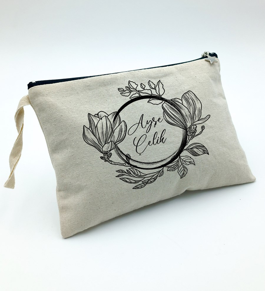 Kişiye Özel Kanvas Makyaj Çantası & Beyaz Metal Kutulu Mum & Dekoratif Biblo  Hediye Seti