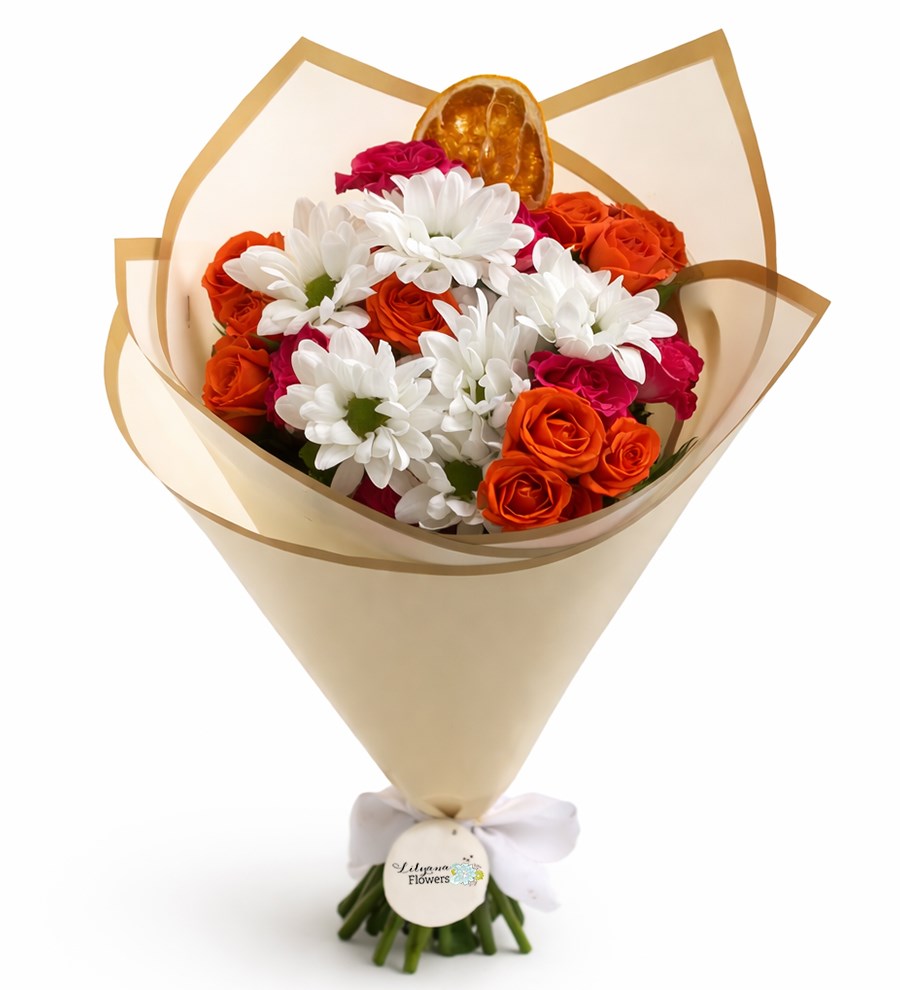 Renkli Çardak Güllerle Beyaz Papatya Buketi