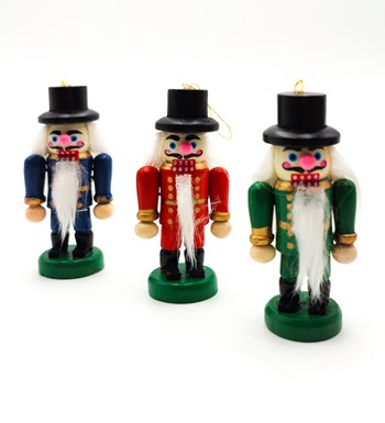 Yılbaşı Temalı Kişiye Özel Kırmızı Kupa & Yılbaşı Ağacı Mum & Beyaz Metal Mum & Mini Fındıkkıran Figürü Hediye Seti