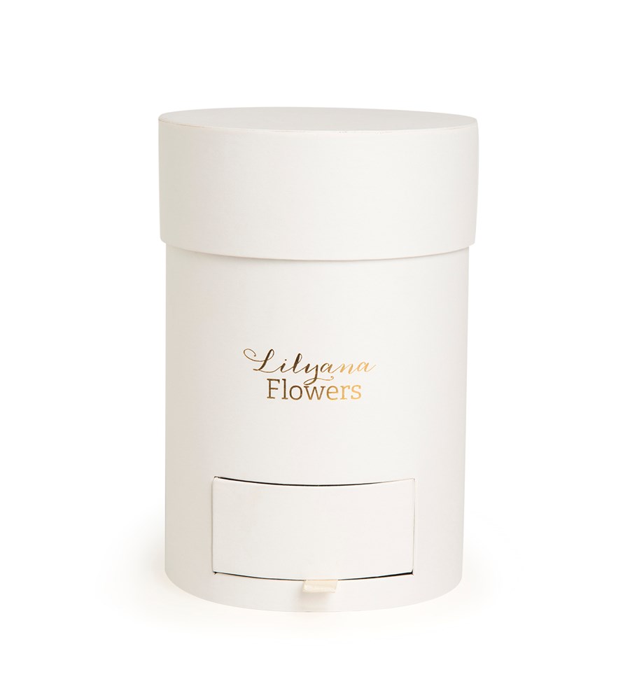 Yuvarlak Küçük Beyaz Kutuda Macaronlu Beyaz Gül ve Solmayan Gri Gül