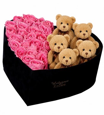 Lilyana Flowers - Dev Kadife Kalp Kutuda Ayıcıklı Pembe Gül
