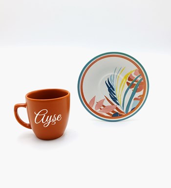 Lilyana Flowers - Kişiye Özel Kiremit Fincan & Fular & Kahve Yanı Cam Su Bardağı & Bubble Mum Hediye Seti