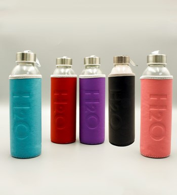 Lilyana Flowers - Kişiye Özel Yılbaşı Temalı Kırmızı Defter & Kırmızı Kupa & Beyaz Metal Tükenmez Kalem & Kılıflı H2O Suluk Hediye Seti