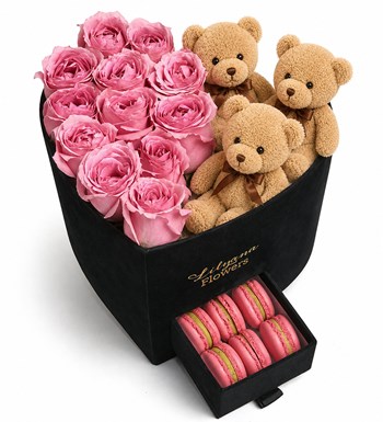 Lilyana Flowers - Kadife Kalpli Ayıcıklı Kutuda Macaronlu Pembe Gül