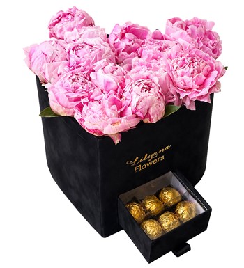 Lilyana Flowers - Kadife Kalpli Kutuda Çikolatalı Pembe Şakayık