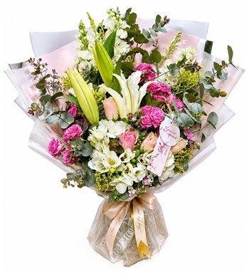 Lilyana Flowers - Lavender Deluxe Soft Buket