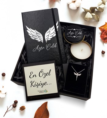 Lilyana Flowers - Kişiye Özel Siyah Defter & Gold Detaylı Siyah Mum & Gümüş Kaplama Melek Kolye Hediye Seti