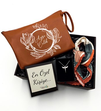 Lilyana Flowers - Kişiye Özel Kahverengi Makyaj Çantası & Fular & Gümüş Kaplama Melek Kolye Hediye Seti