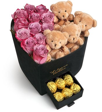 Lilyana Flowers – Kadife Kalpli Ayıcıklı Kutuda Çikolatalı Lila Gül