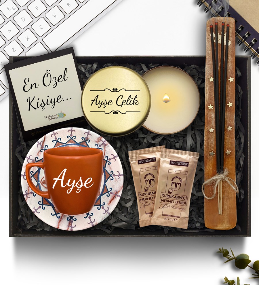 Kişiye Özel Kiremit Renginde Fincan & Metal Kutulu Mum & Çubuk Tütsü & Türk Kahvesi Hediye Seti