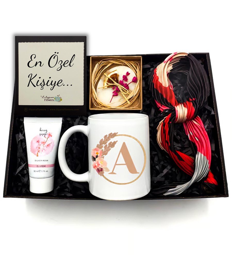 Kişiye Özel Beyaz Kupa & Fular & El Kremi & Kokulu Sabun Hediye Seti