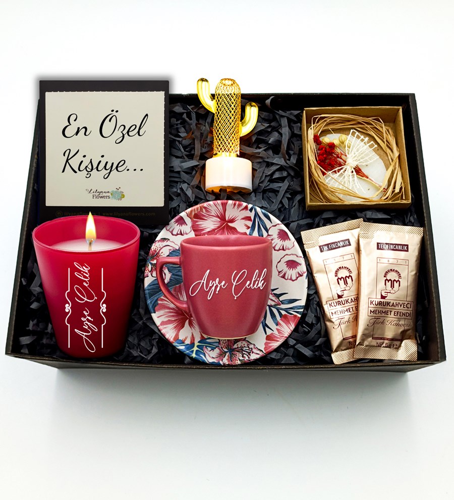 Kişiye Özel Pembe Fincan & Pembe Bardak Mum & Türk Kahvesi & Kaktüs Led Işıklı Lamba & Kokulu Sabun Hediye Seti