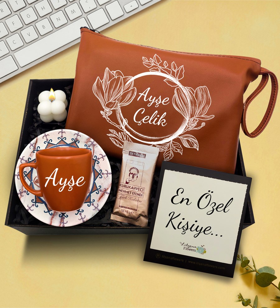 Kişiye Özel Kahverengi Makyaj Çantası & Kiremit Fincan & Bubble Mum & Türk Kahvesi Hediye Seti