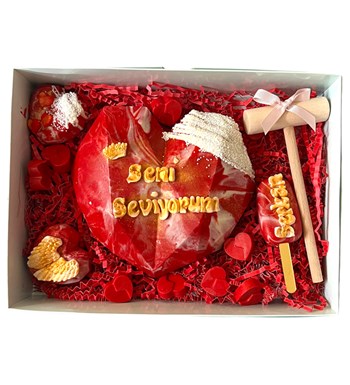 Lilyana Flowers - Love Pinyata Box