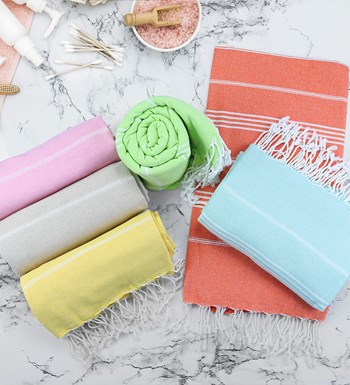 Mutlu Olma Cesareti Kitabı Peştemal Kupa Yves Rocher Vücut Yağı Yelpaze Premium Hediye Seti