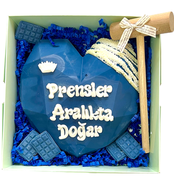 Lilyana Flowers – Prenslere Özel Kırmalı Pinyata Çikolata (Lacivert)